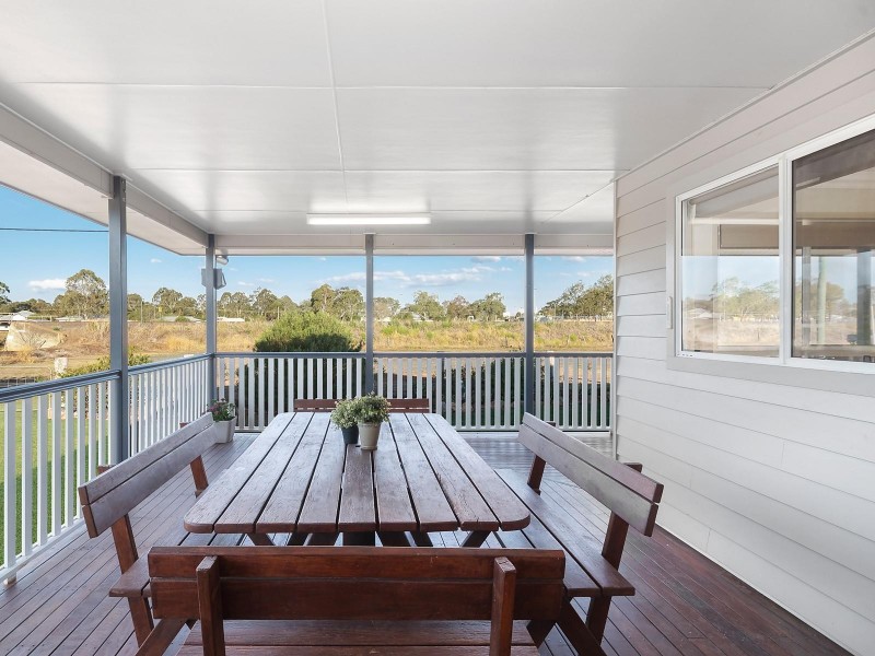 26 Railway Street, Cambooya QLD 4358