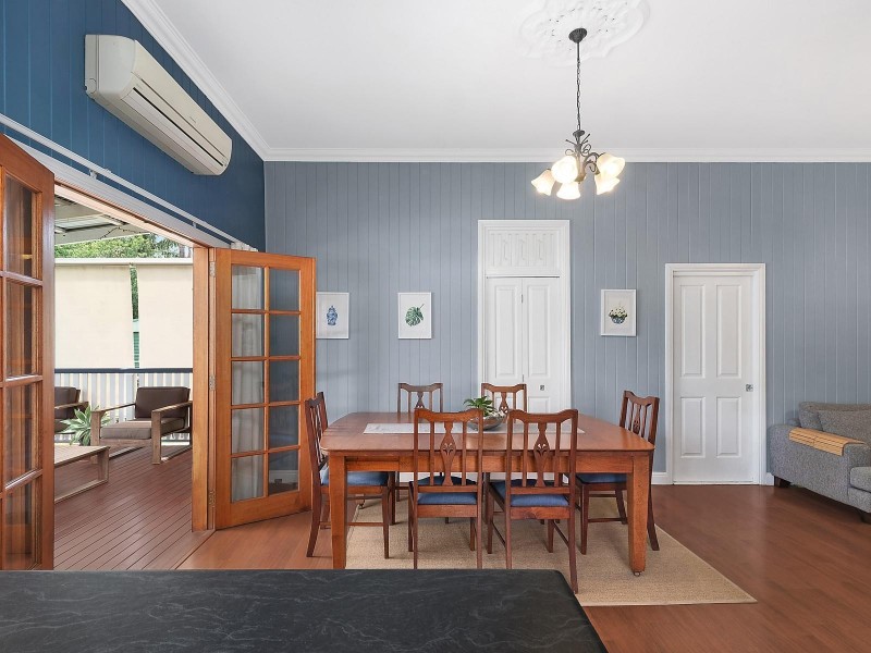 194 Campbell Street, Newtown QLD 4350