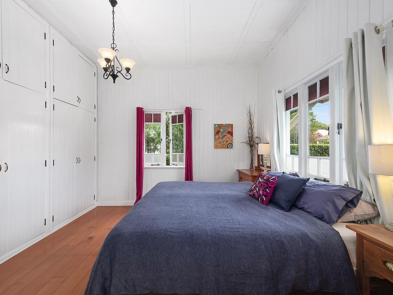 194 Campbell Street, Newtown QLD 4350