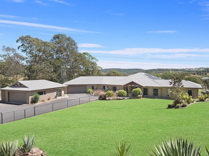 8 Claudia Court, Top Camp QLD 4350