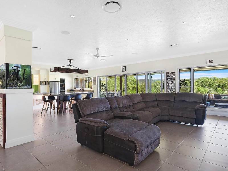 8 Claudia Court, Top Camp QLD 4350