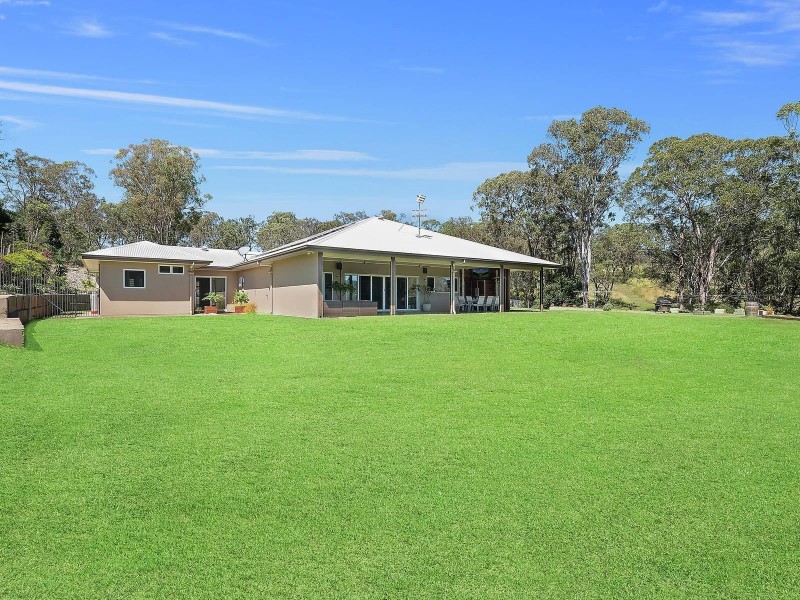 8 Claudia Court, Top Camp QLD 4350