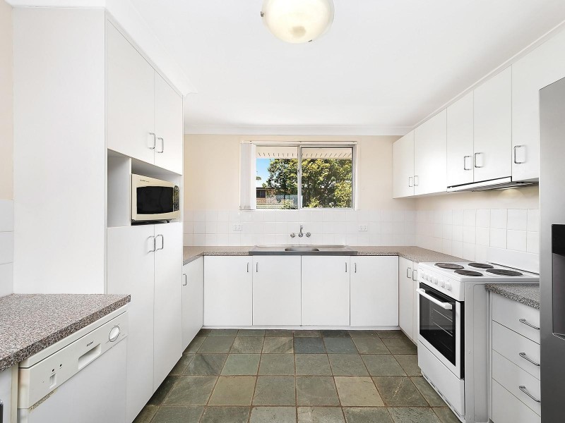 76 Ramsay Street, Centenary Heights QLD 4350