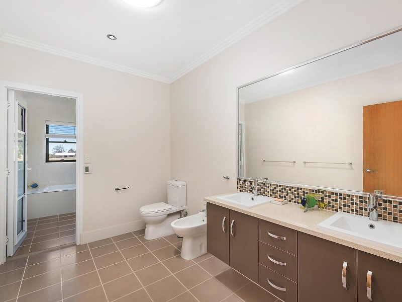 45 Montrose Road, Cabarlah QLD 4352