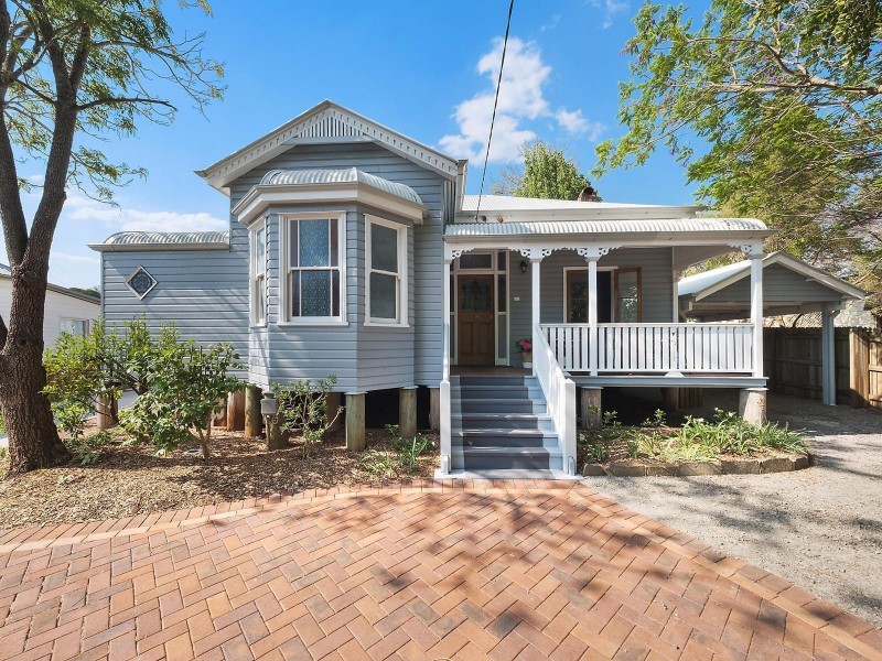 77 Bridge Street, Mount Lofty QLD 4350