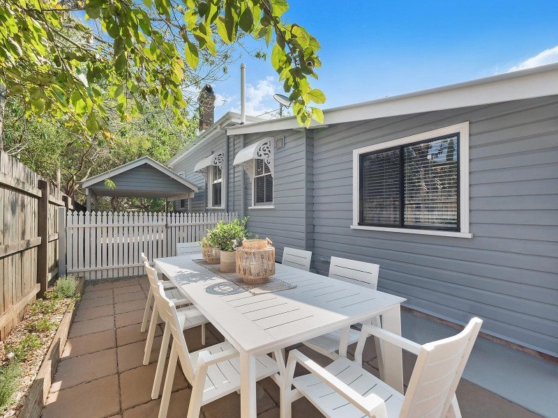 77 Bridge Street, Mount Lofty QLD 4350