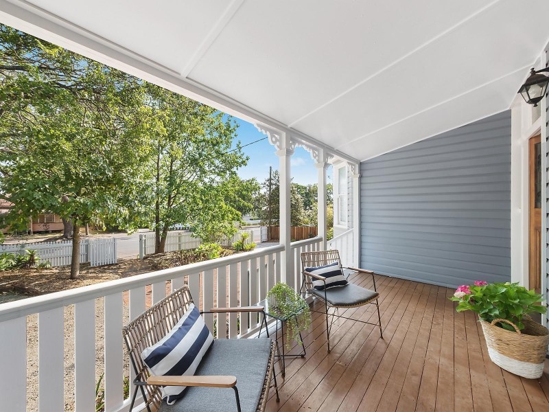 77 Bridge Street, Mount Lofty QLD 4350