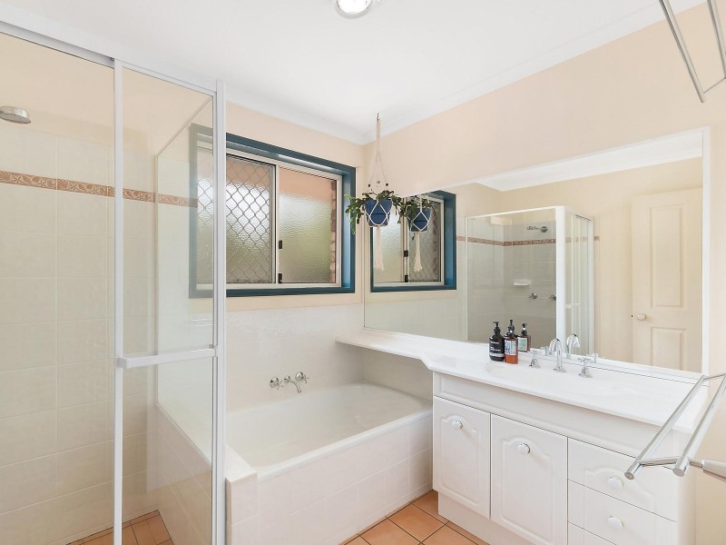 6 Tara Court, Highfields QLD 4352