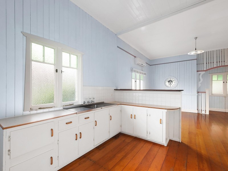 27 Phillip Street, East Toowoomba QLD 4350