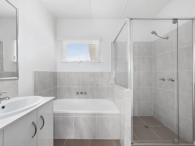 85 Hoey Street, Kearneys Spring QLD 4350