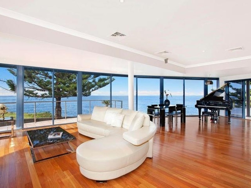 2 Gwinganna Avenue, Kiama NSW 2533