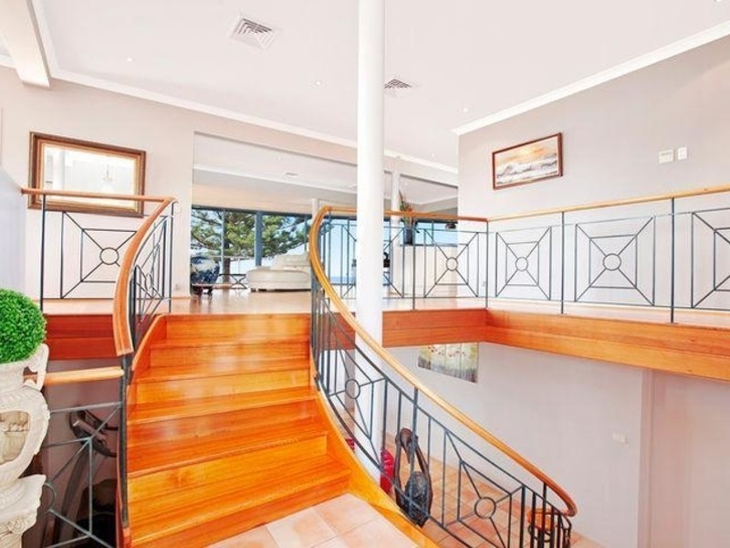 2 Gwinganna Avenue, Kiama NSW 2533