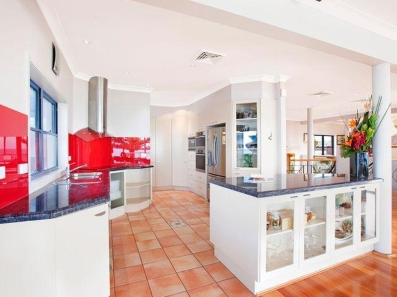 2 Gwinganna Avenue, Kiama NSW 2533