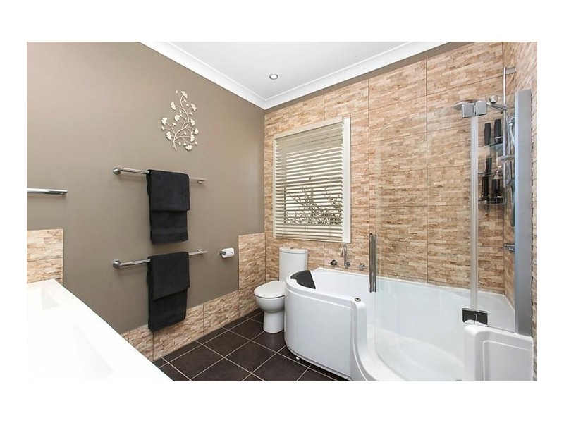 27 Barney Street, Kiama NSW 2533