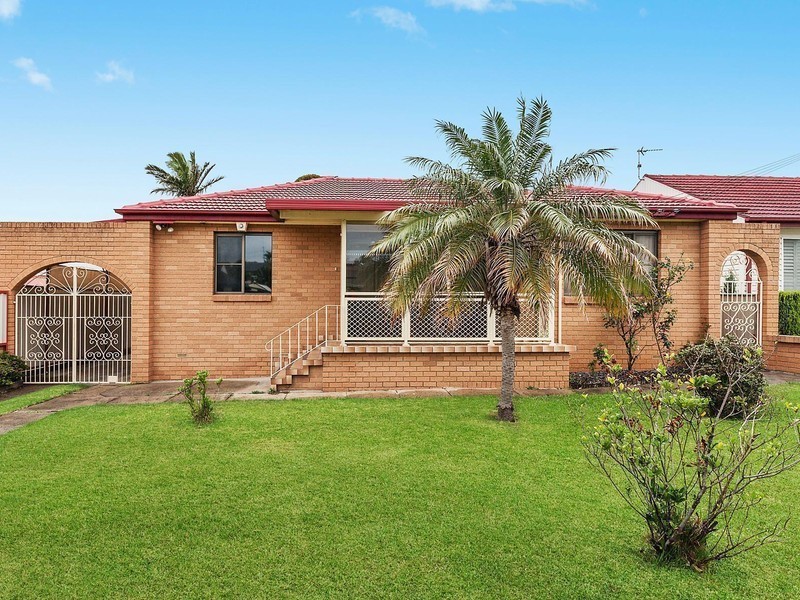 42 Thomas Street, Lake Illawarra NSW 2528