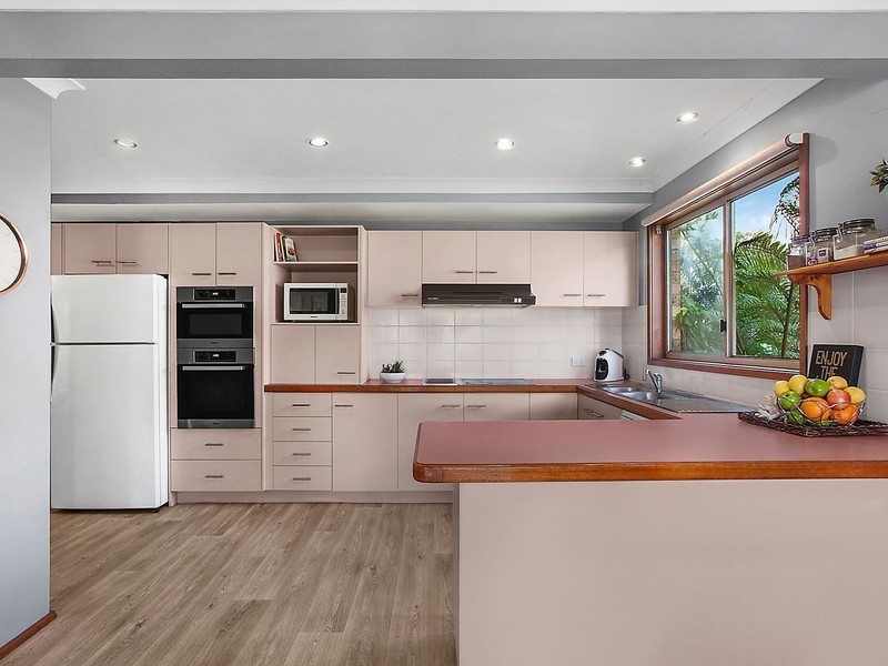 12 Barton Drive, Kiama Downs NSW 2533