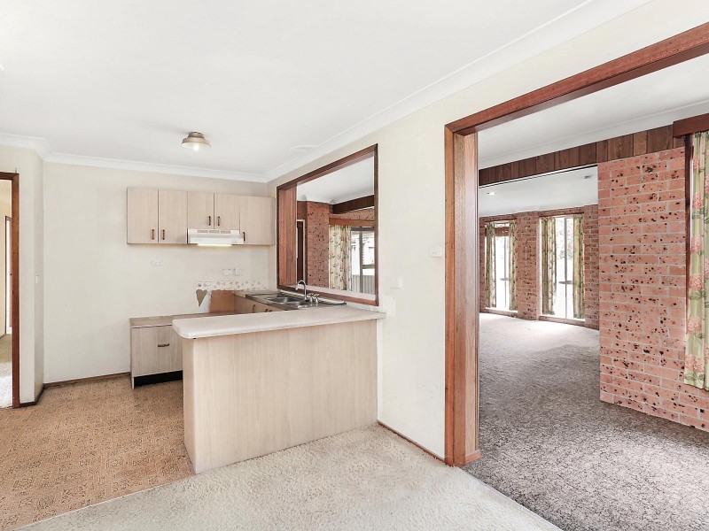 6 Bruce Avenue, Mount Warrigal NSW 2528