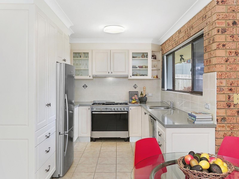 24 Barton Drive, Kiama Downs NSW 2533