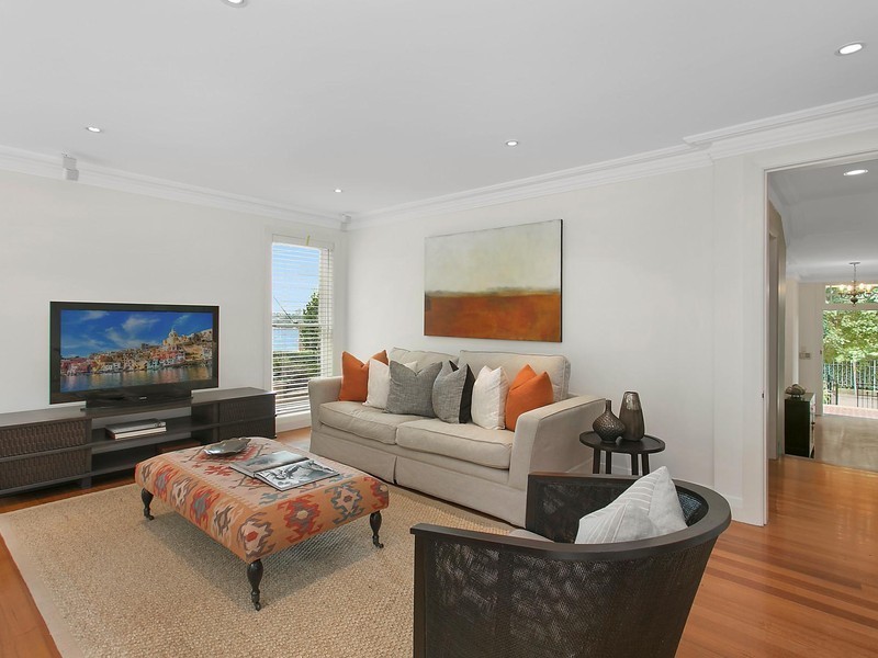 4 Commodore Crescent, Mcmahons Point NSW 2060