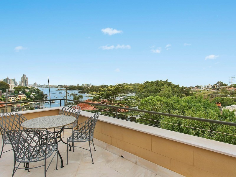 4 Commodore Crescent, Mcmahons Point NSW 2060