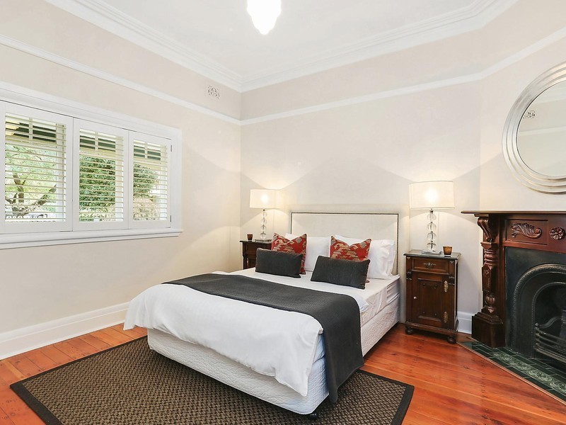 10 Rhodes Avenue, Naremburn NSW 2065