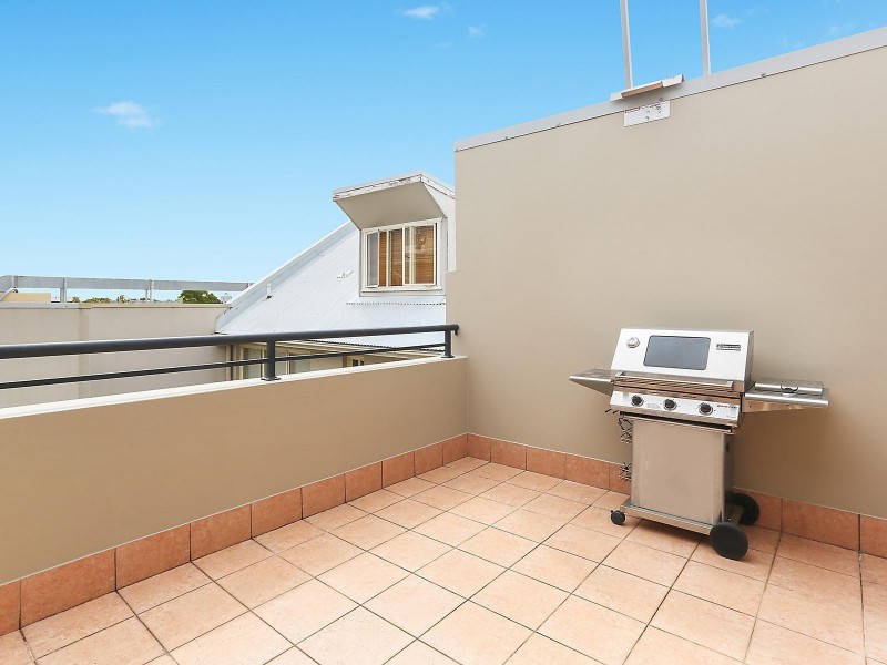 8/9 Alexander Street, Crows Nest NSW 2065