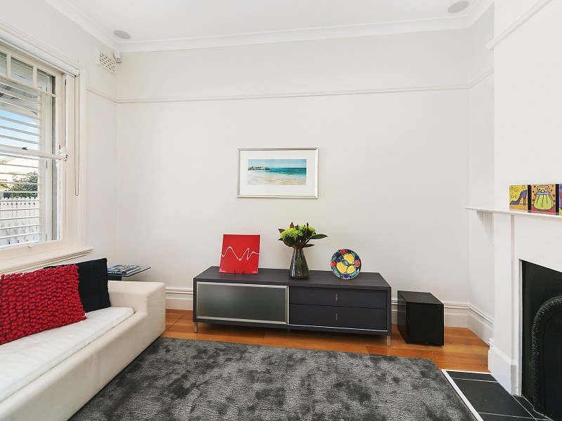 90 Holtermann Street, Crows Nest NSW 2065