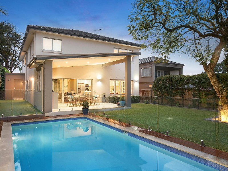 17 Raeburn Avenue, Castlecrag NSW 2068