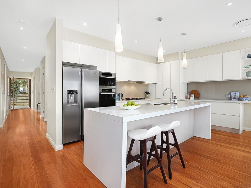 17 Raeburn Avenue, Castlecrag NSW 2068