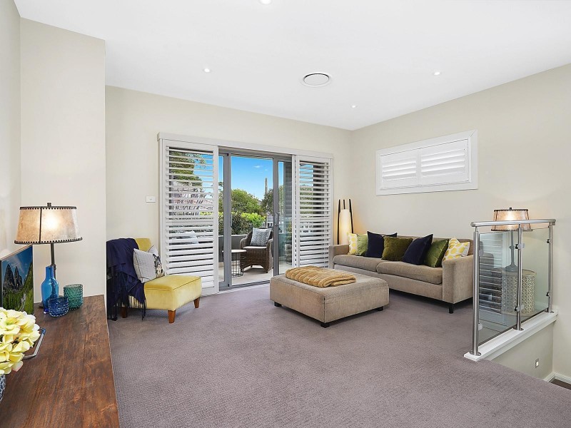 17 Raeburn Avenue, Castlecrag NSW 2068