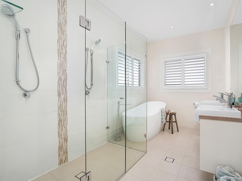 17 Raeburn Avenue, Castlecrag NSW 2068