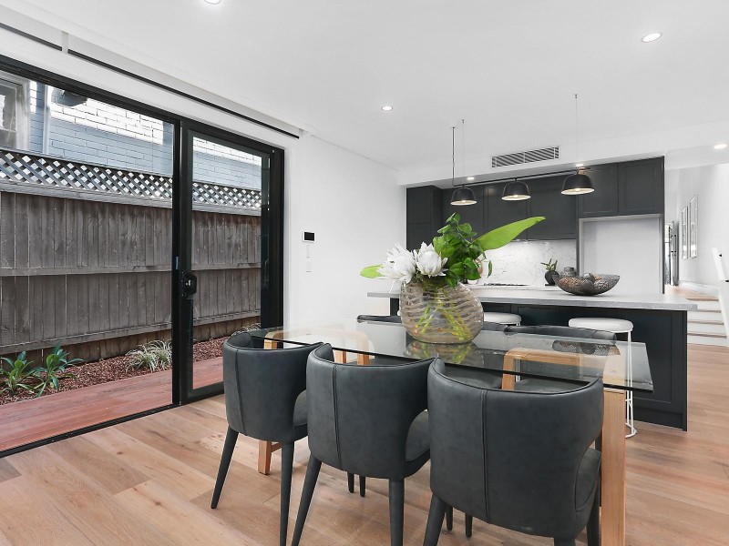 4 Rhodes Avenue, Naremburn NSW 2065