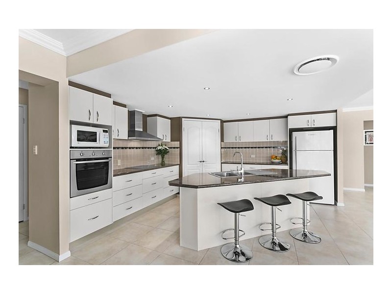 6 Equestrian Court, Highvale QLD 4520