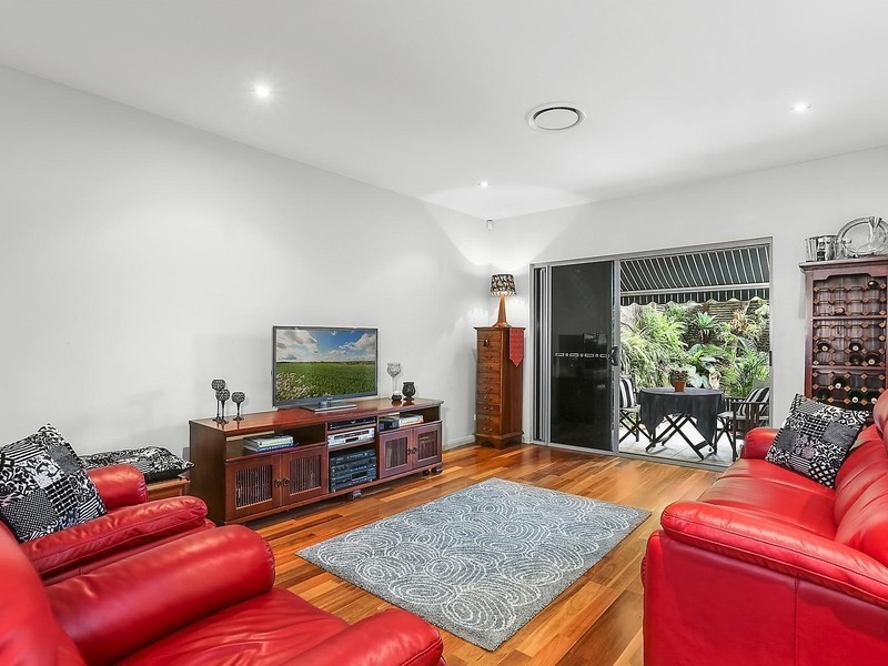 2/12 Riverview Terrace, Hamilton QLD 4007