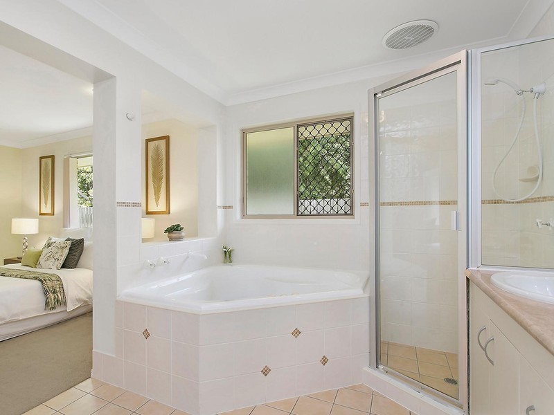 8 Bonros Place, The Gap QLD 4061