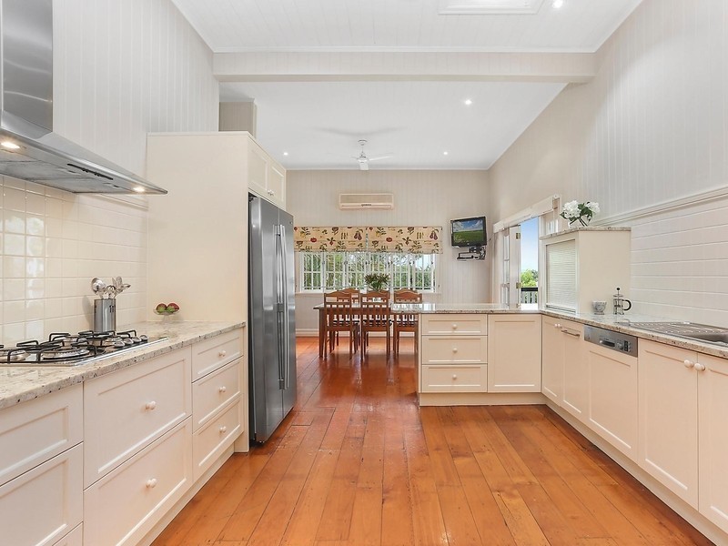 16 Bourne Street, Clayfield QLD 4011