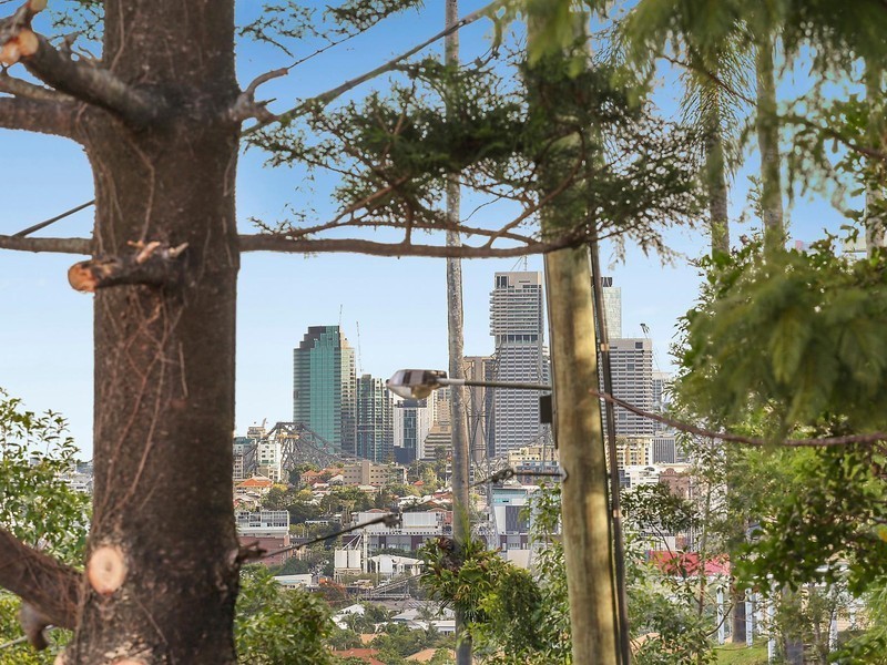 23 Quarry Street, Hamilton QLD 4007