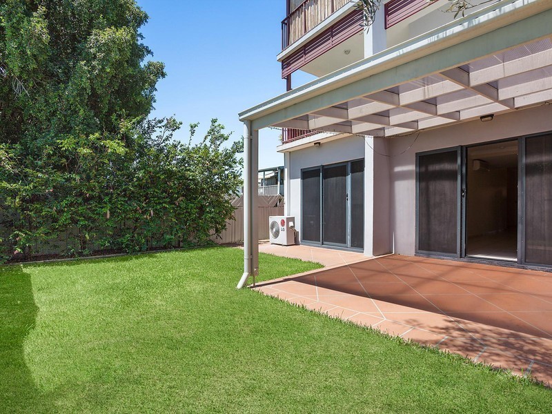 2/92 Nudgee Road, Hamilton QLD 4007