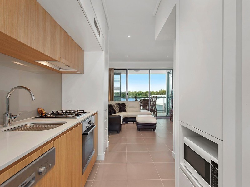 2502/118 Parkside Circuit, Hamilton QLD 4007