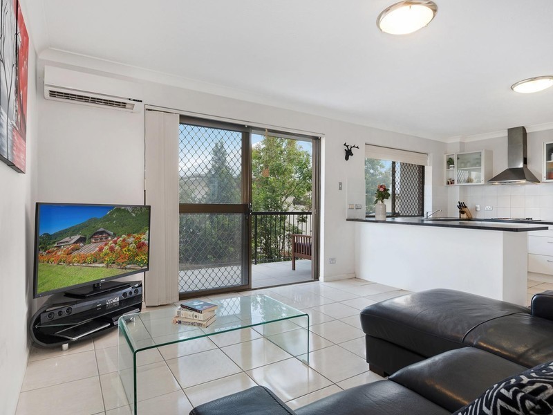 2/49 Victoria Terrace, Gordon Park QLD 4031