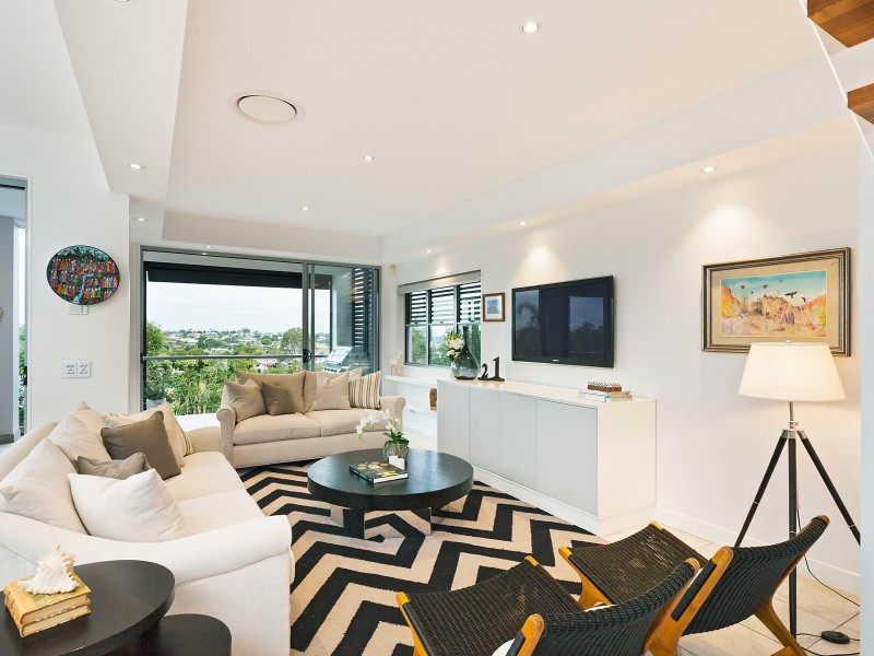 155 Hawken Drive, St Lucia QLD 4067