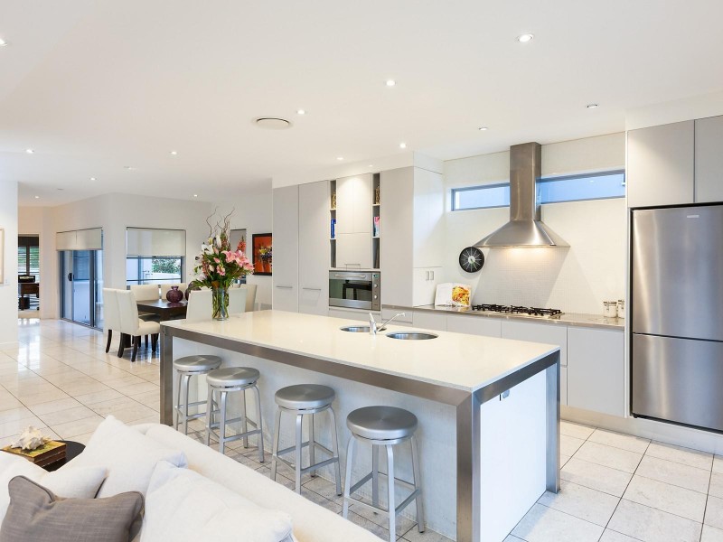 155 Hawken Drive, St Lucia QLD 4067