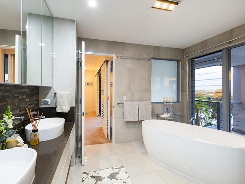 155 Hawken Drive, St Lucia QLD 4067