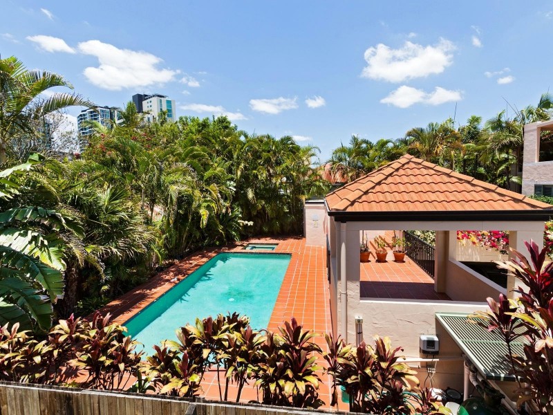 8/49 Racecourse Road, Hamilton QLD 4007