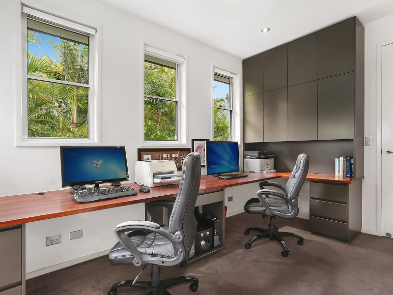 60 Ironside Street, St Lucia QLD 4067