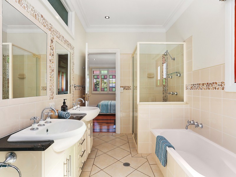 37 Bowley Street, Hendra QLD 4011