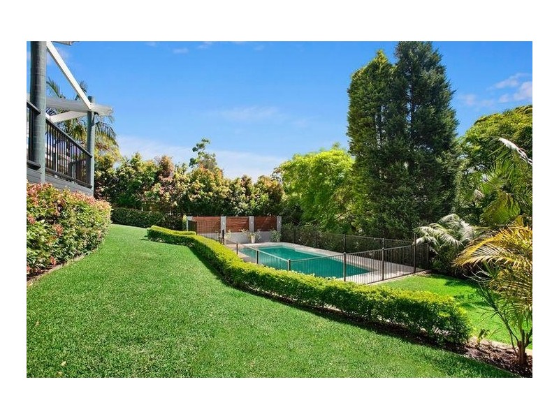 2 Windsor Place, St Ives NSW 2075