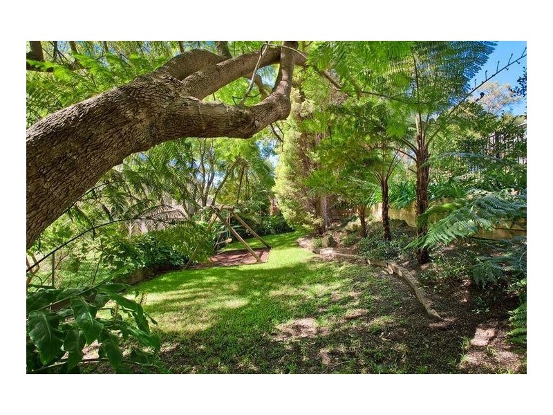 2 Windsor Place, St Ives NSW 2075