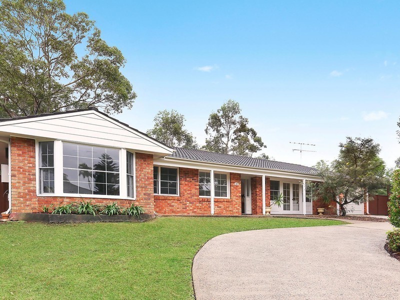 15 Hutchins Crescent, Kings Langley NSW 2147