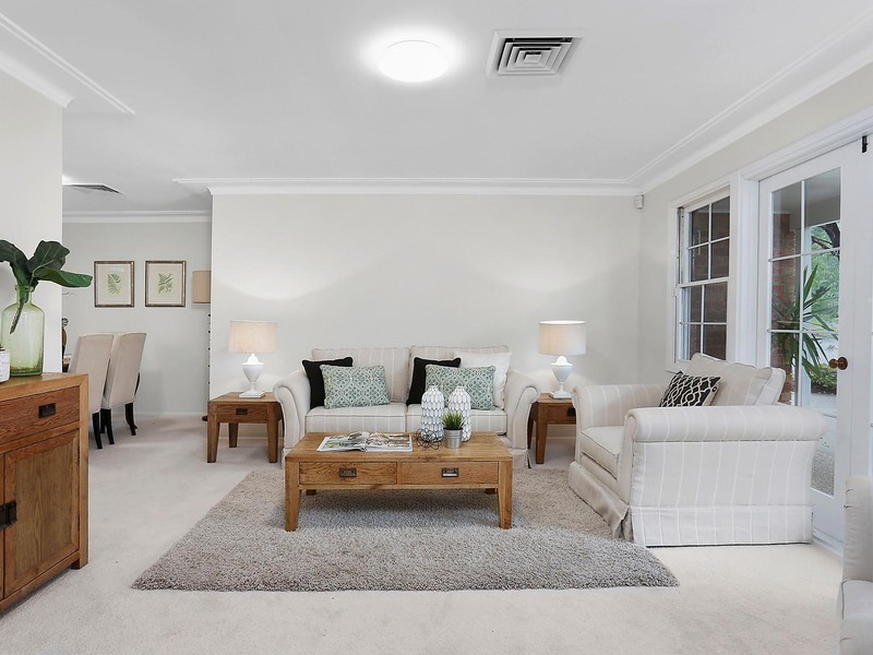 15 Hutchins Crescent, Kings Langley NSW 2147